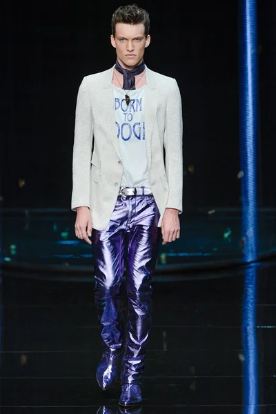 Look 10
